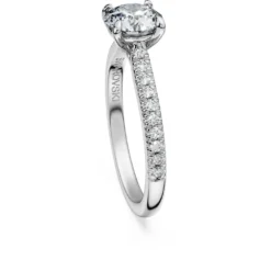 Anello solitario Eternity