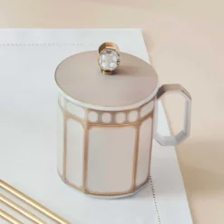 Mug con coperchio Signum